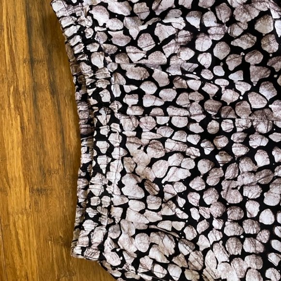 Fahari Bazaar batik pants in white and brown - Picture 5 of 10